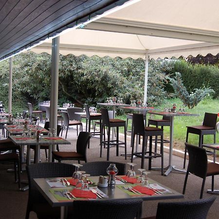 Logis Hotel Lons-Le-Saunier - Restaurant Le Grill Restoran gambar