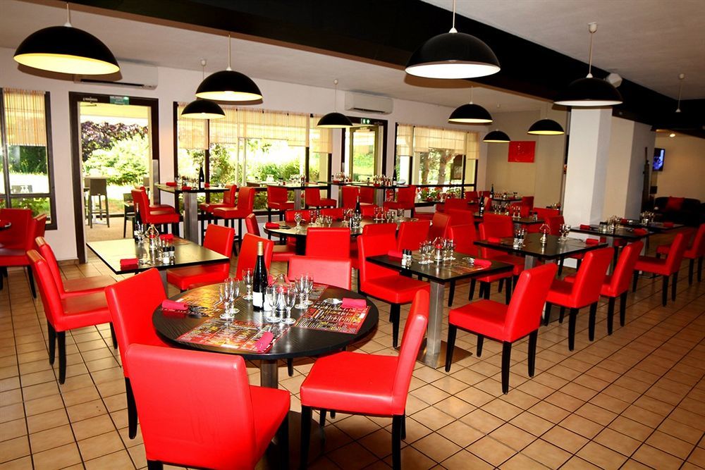 Logis Hotel Lons-Le-Saunier - Restaurant Le Grill Luaran gambar