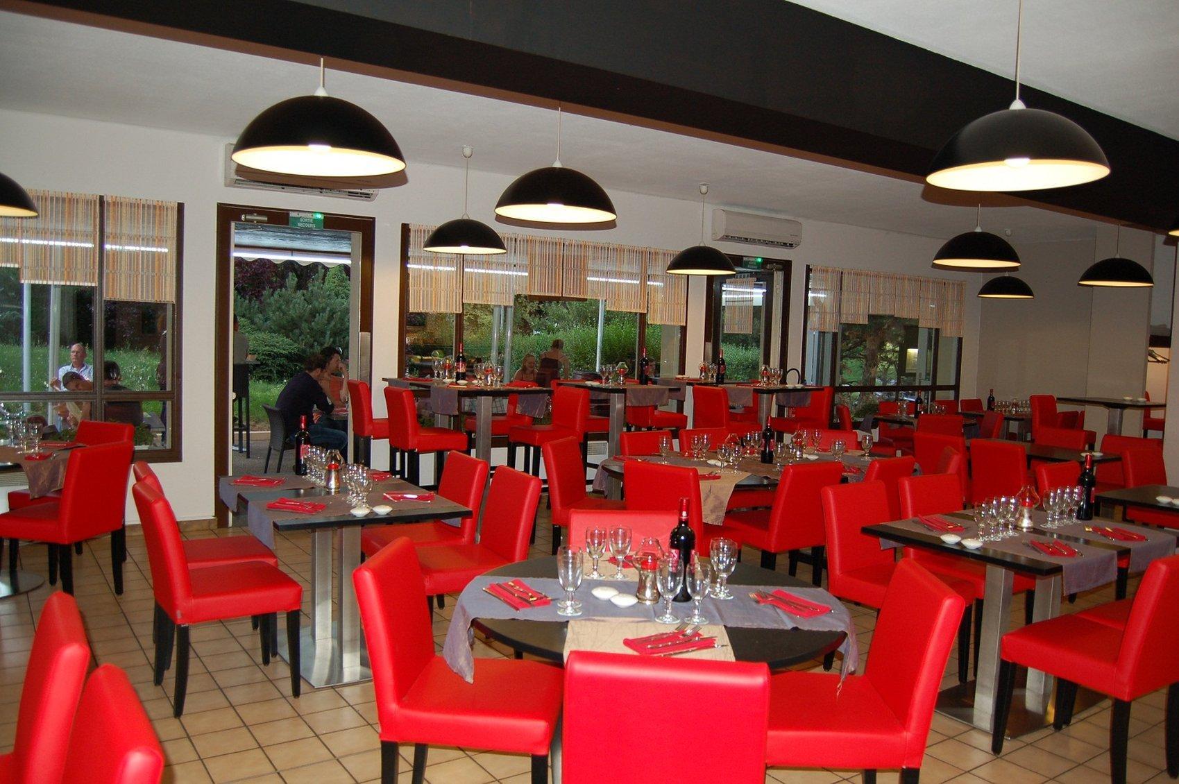Logis Hotel Lons-Le-Saunier - Restaurant Le Grill Luaran gambar