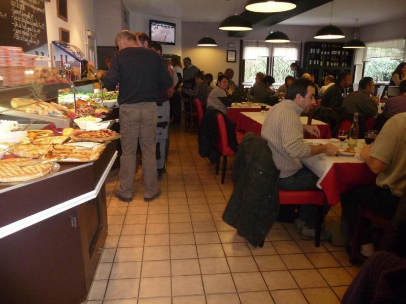 Logis Hotel Lons-Le-Saunier - Restaurant Le Grill Luaran gambar