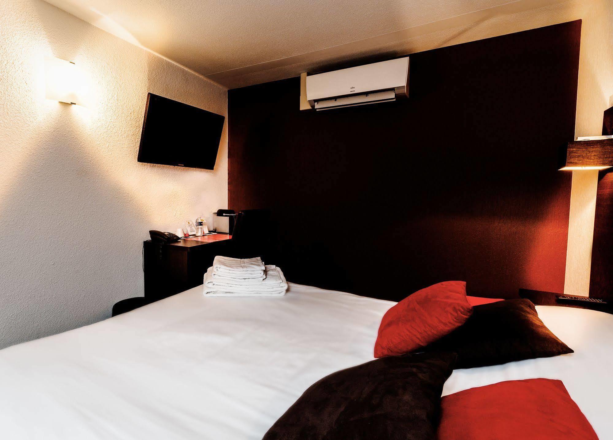 Logis Hotel Lons-Le-Saunier - Restaurant Le Grill Luaran gambar